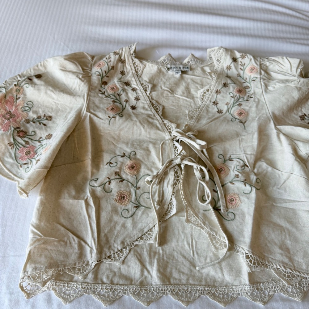 Moon River Embroidered Tie Front Crop Top Linen Blend Floral Scallop Lace Small - Picture 9 of 10